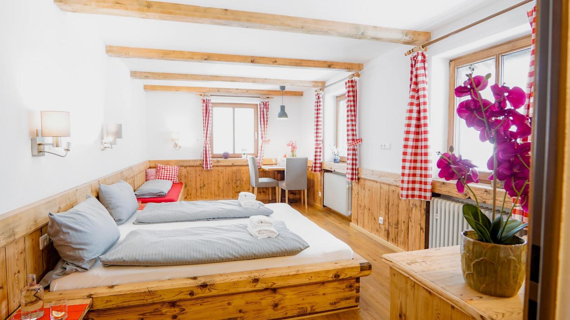 Landgasthof Zum Papyrer - Erholung Im Urlaubsgebiet Lenggries Szoba fotó